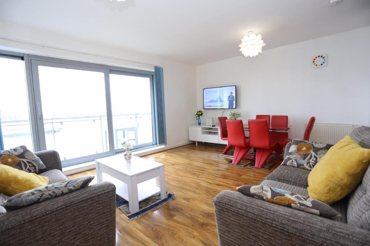 لندن Lovely 2 Bed 2 Toilet Hill House River View Apartment المظهر الخارجي الصورة