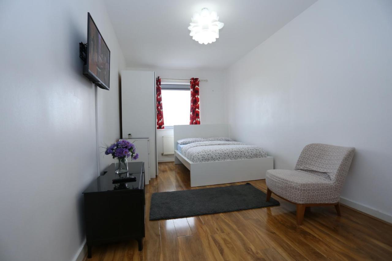 لندن Lovely 2 Bed 2 Toilet Hill House River View Apartment المظهر الخارجي الصورة
